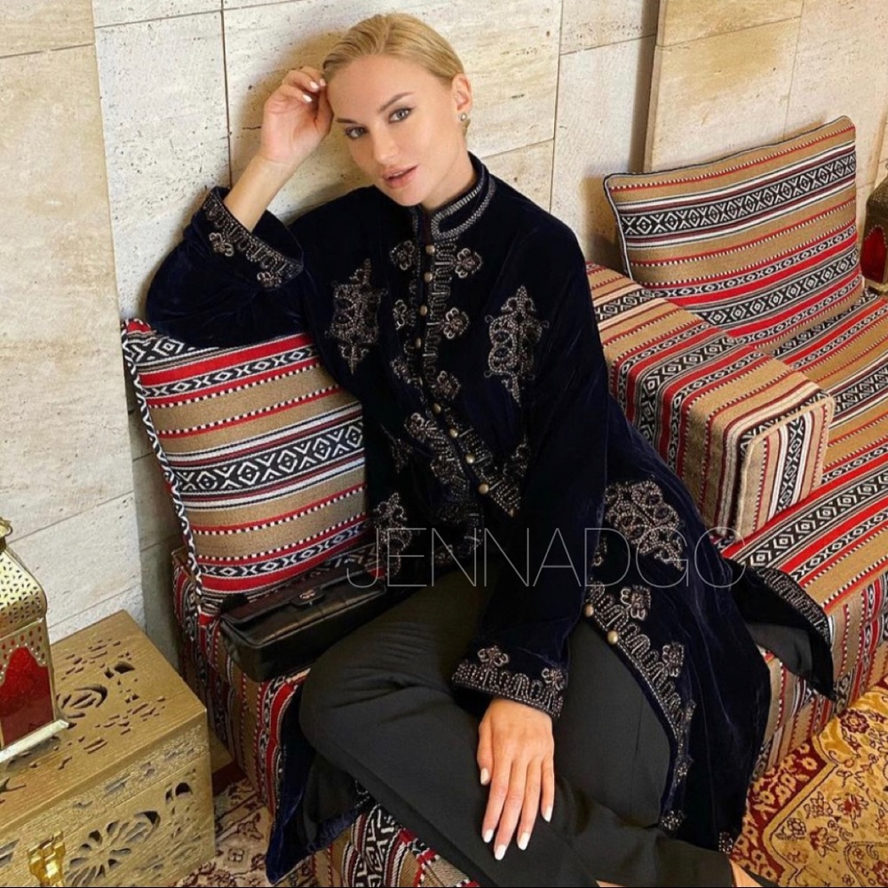 NWT Zara embroidered velvet kimono - Picture 3 of 14